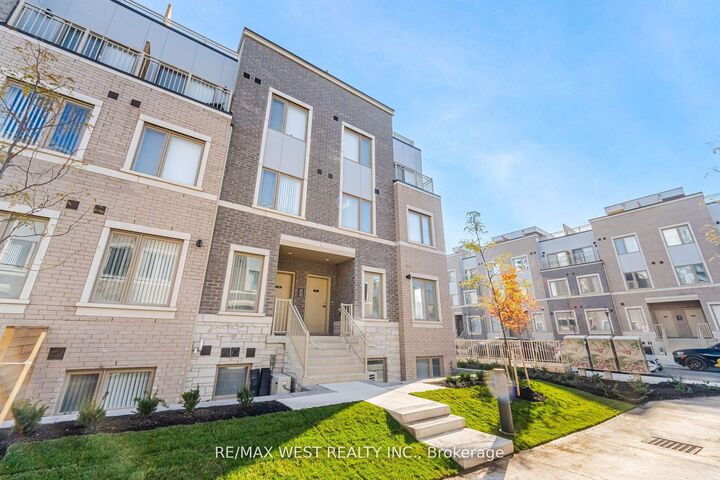 Property Photo:  141 Honeycrisp Crescent 195  ON L4K 5Z8 
