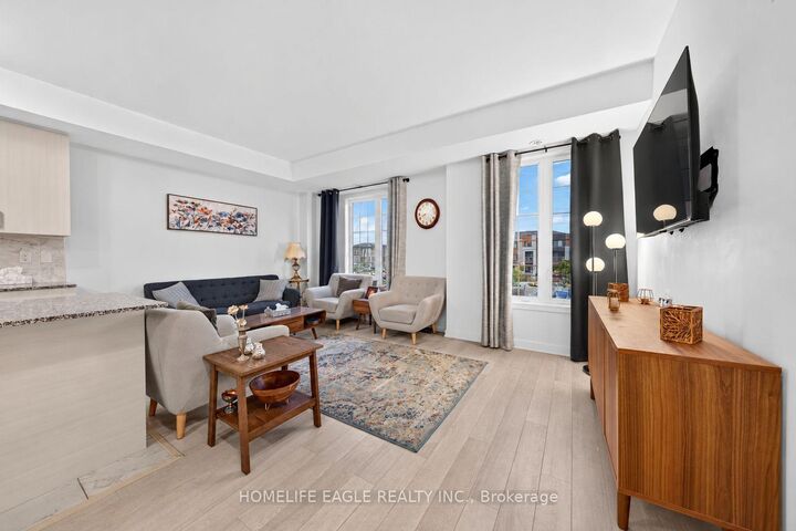 Property Photo:  215 Harding Park Street  ON L3Y 0E3 