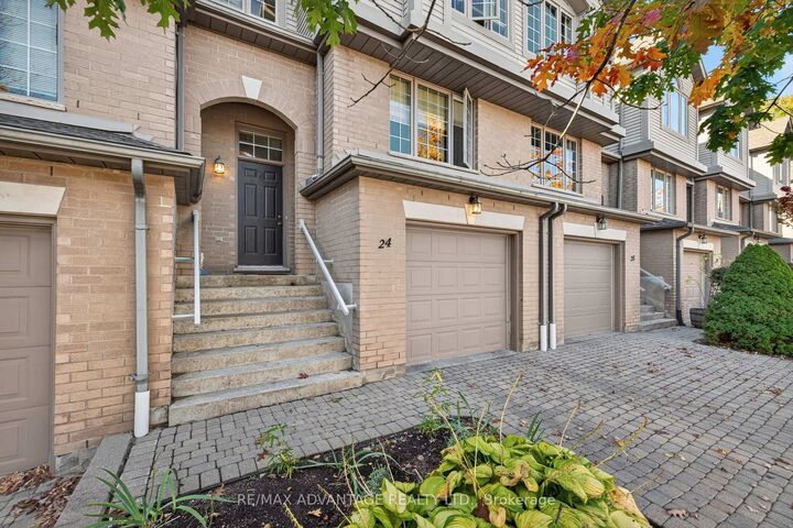 Property Photo:  270 North Centre Road 24  ON N6G 5E2 