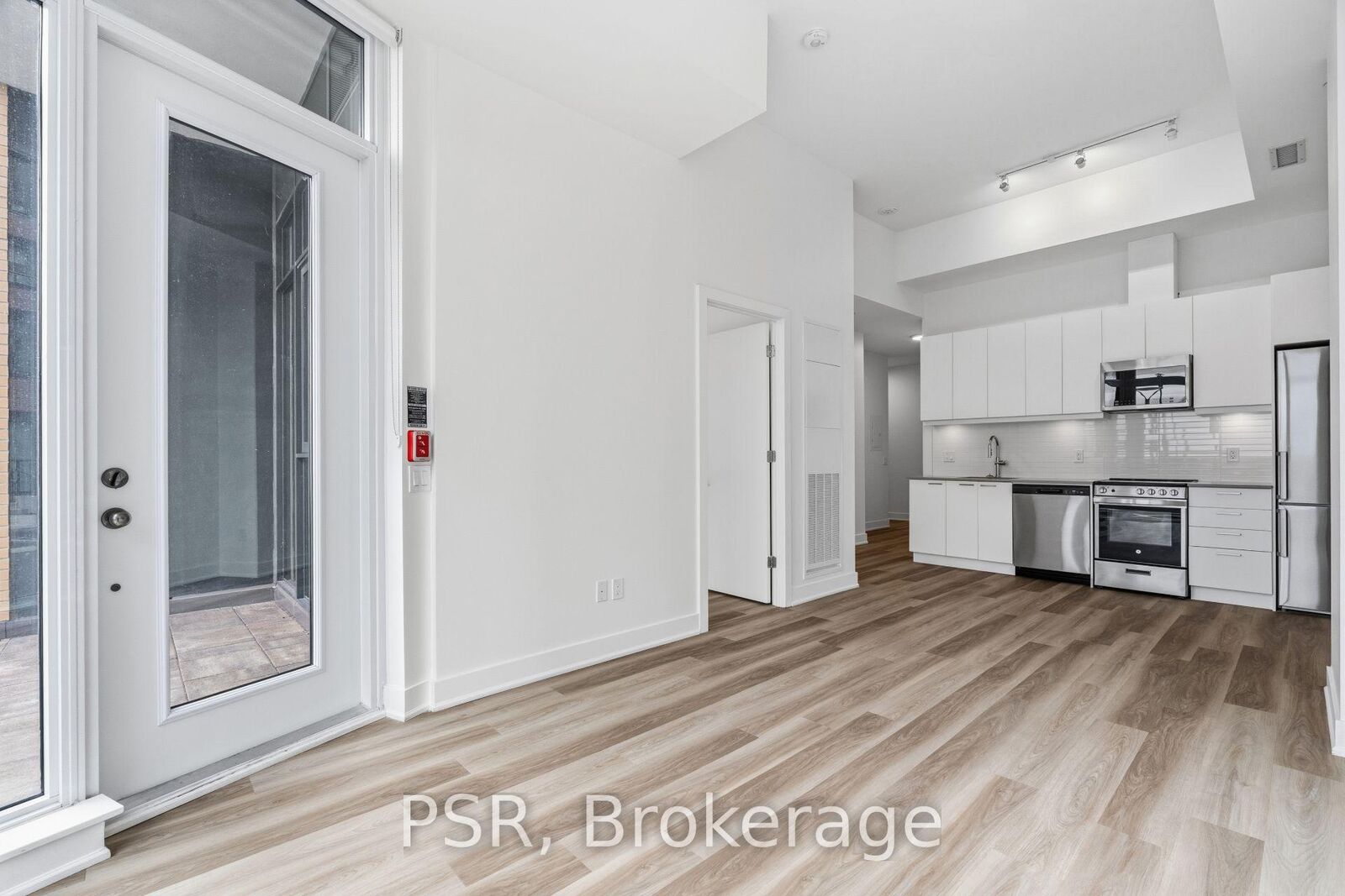 Property Photo:  200 Deerfield Road 119  ON L3Y 0G8 