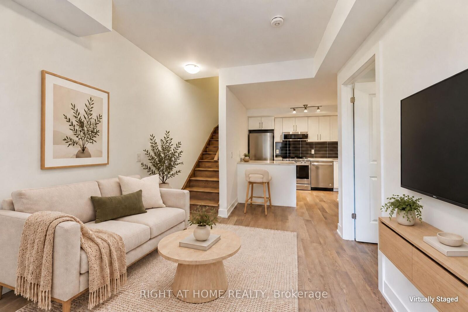 Property Photo:  1095 Douglas McCurdy Drive 156  ON L5G 0C6 