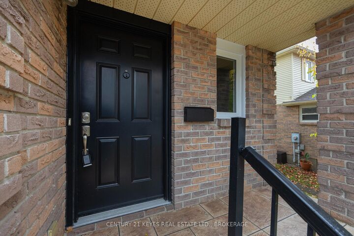Photo de la propriété: 53 Rose Abbey Drive ON K7K 6V9