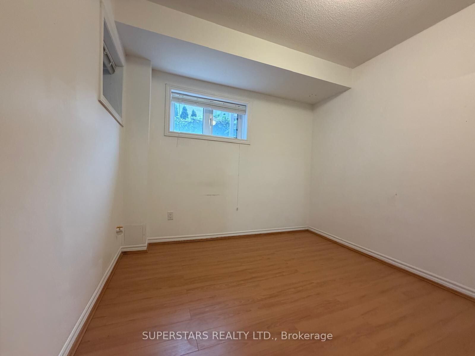 Property Photo:  11 Zeng Cheng Drive Basement  ON L6C 0T6 