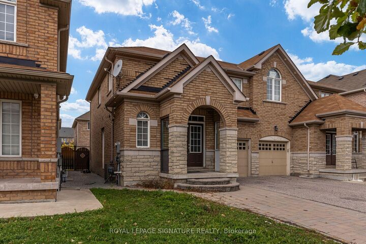 Property Photo:  42 Daden Oaks Drive (Upper)  ON L6P 3R8 