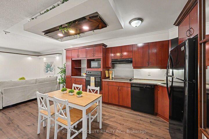 Property Photo:  13 Spruce Crescent  ON K7S 3V8 
