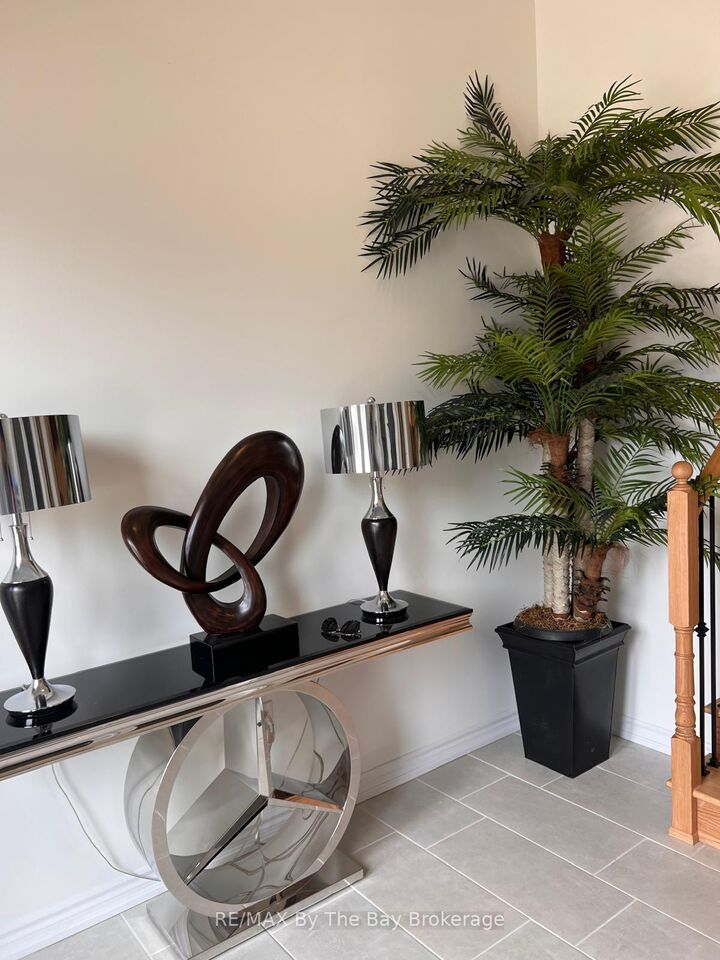 Property Photo:  46 Rosanne Circle  ON L9Z 0N3 