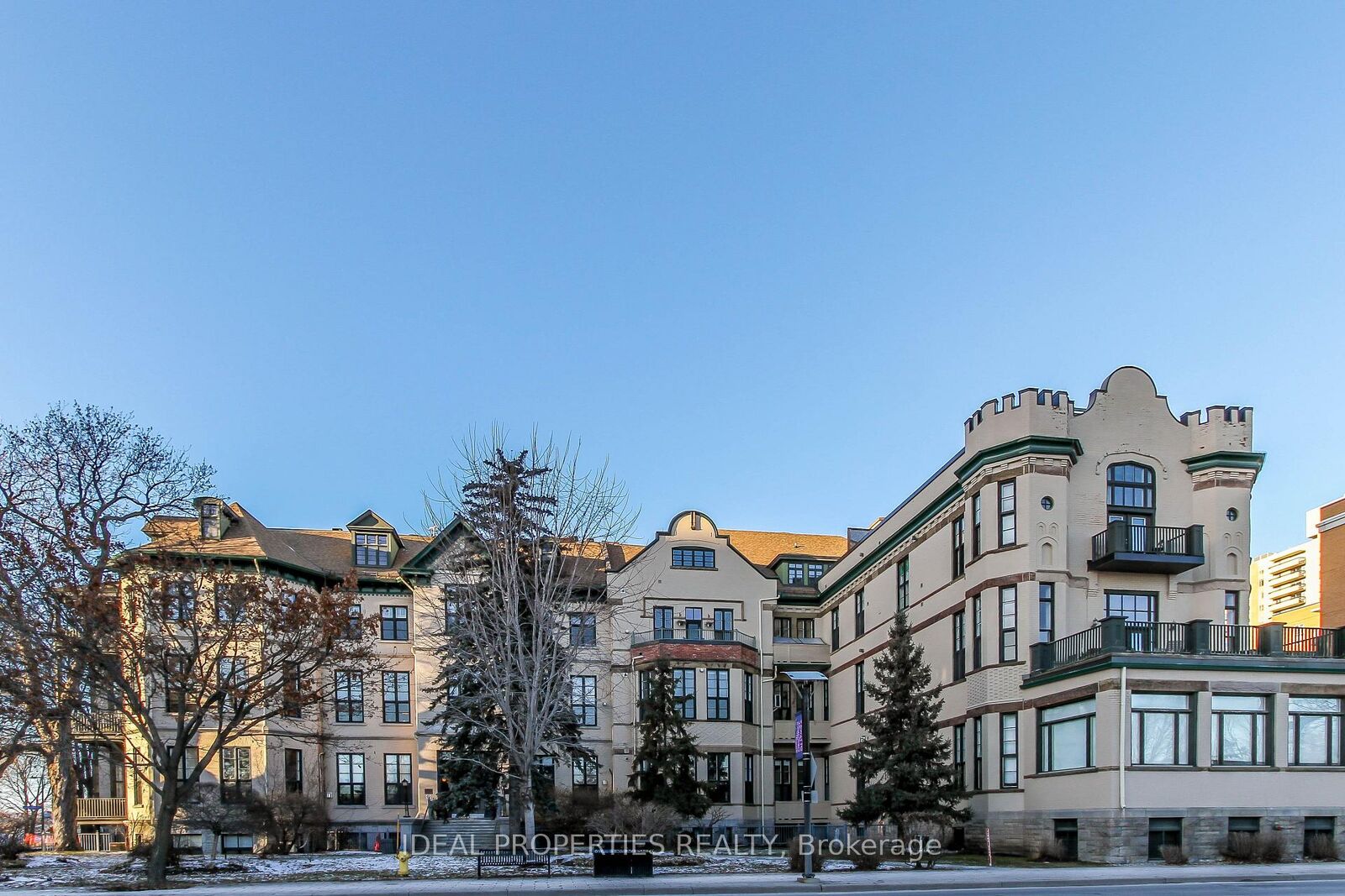 Property Photo:  589 Rideau Street 101  ON K1N 6A1 