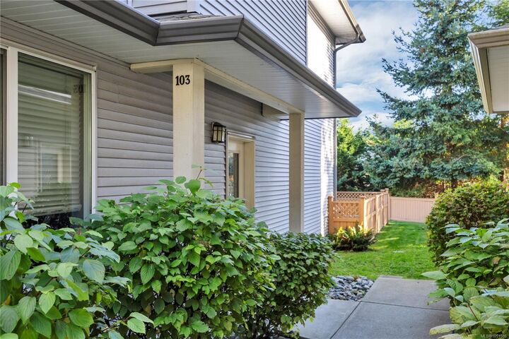 Property Photo:  2157 Ridgemont Pl #103  BC V9T 0C8 