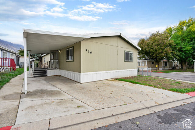 Property Photo: 916 E 1180 S UT 84606