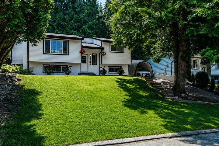 Property Photo:  34898 Laburnum Avenue  BC V2S 5J4 