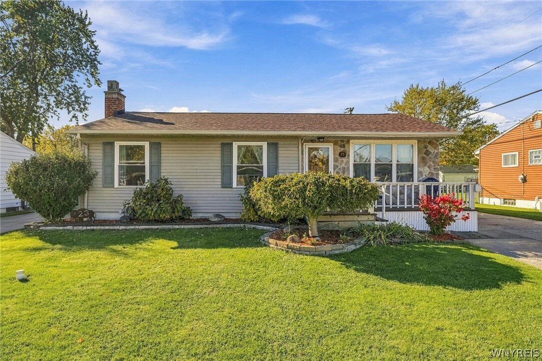 Property Photo:  23 Rogers Drive  NY 14043 