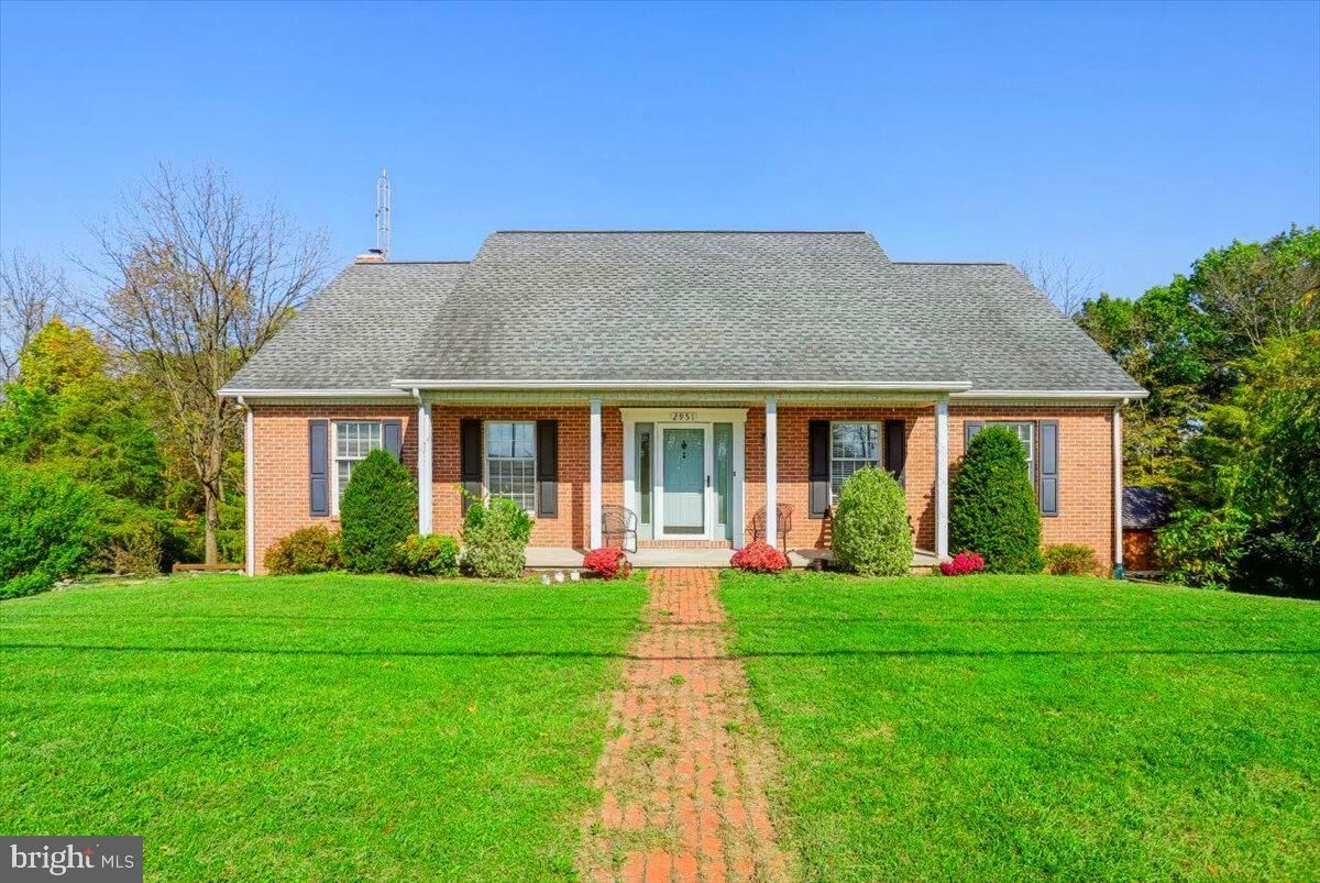 Property Photo:  2951 Buchanan Trail West  PA 17225 
