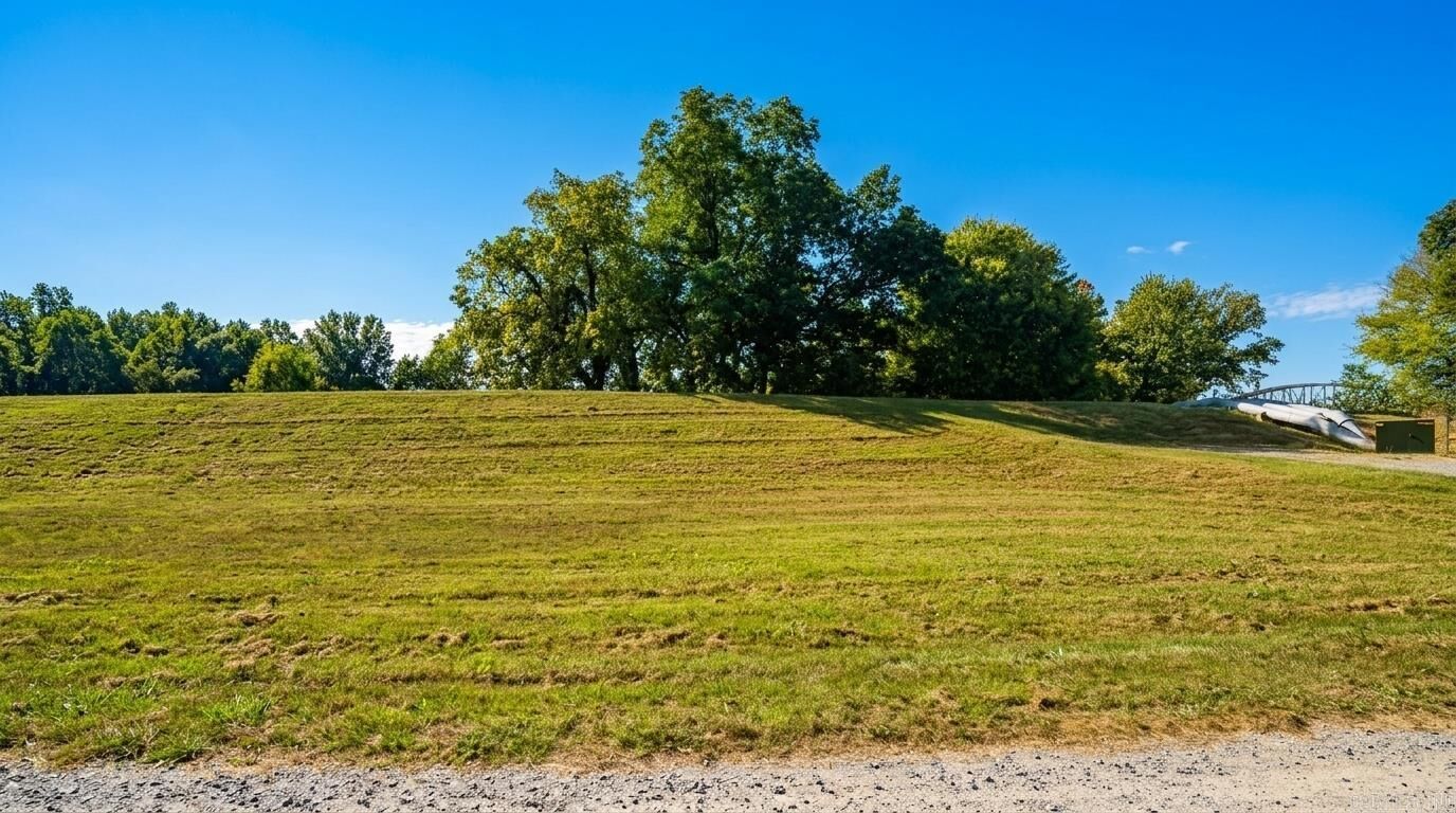 Property Photo:  1104 - 1106 Ferry Street  AR 72114 