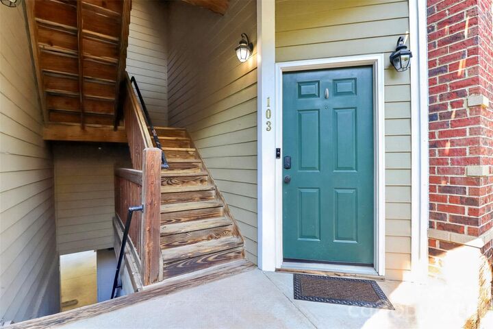 Property Photo:  226 S Torrence Street 103  NC 28204 