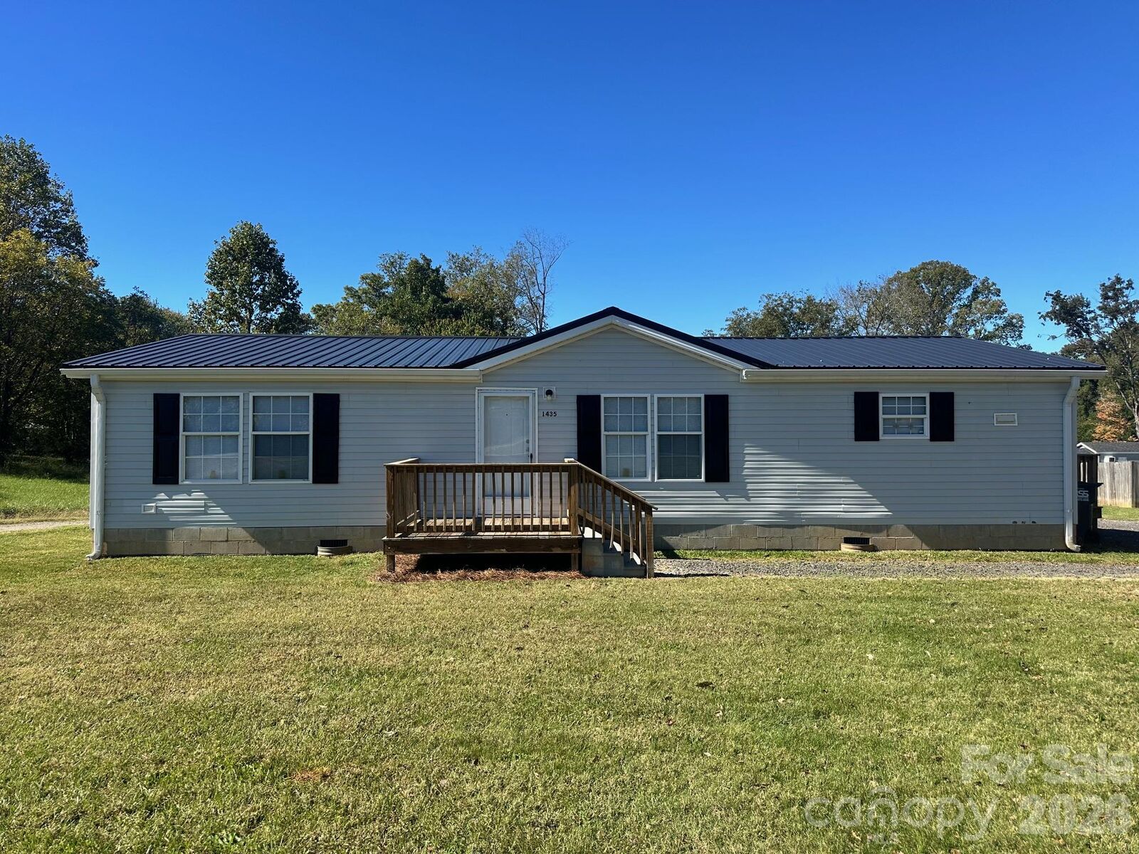 Property Photo: 1435 Shinnville Road NC 27013