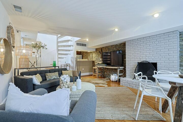 Property Photo: 920 Riverview Place OH 45202