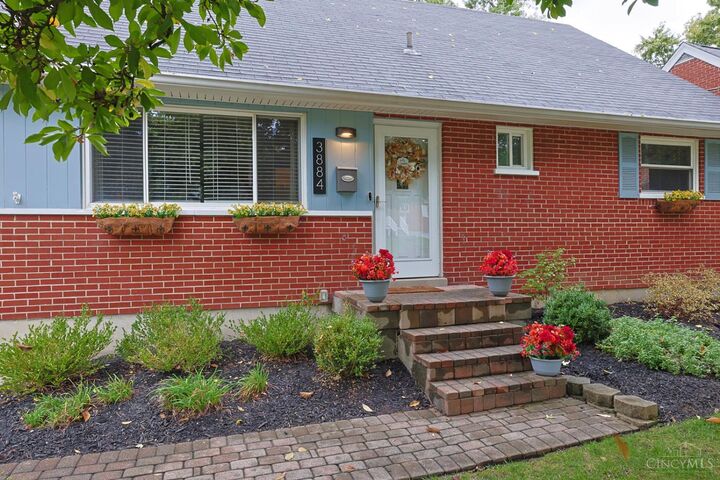 Property Photo: 3884 Mantell Avenue OH 45236