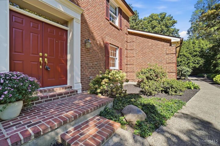 Property Photo: 1091 Raintree Drive OH 45150