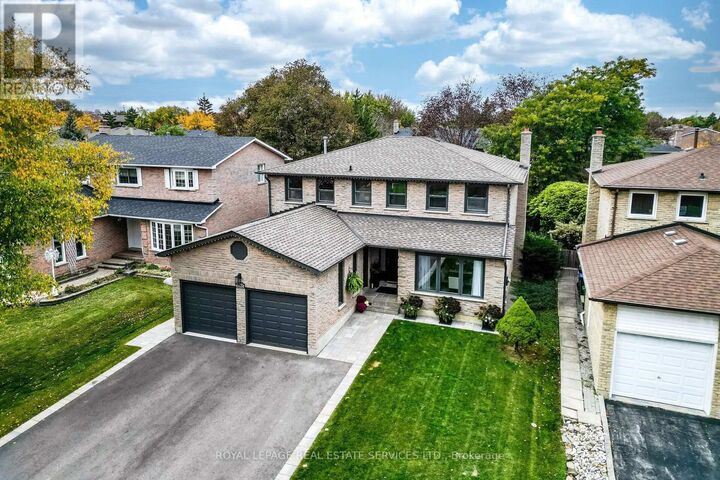 Property Photo:  1045 Mannington Lane  ON L4W 3X6 