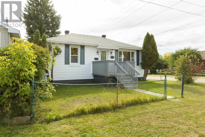 Property Photo:  13 Stevens St  ON P6B 2N2 