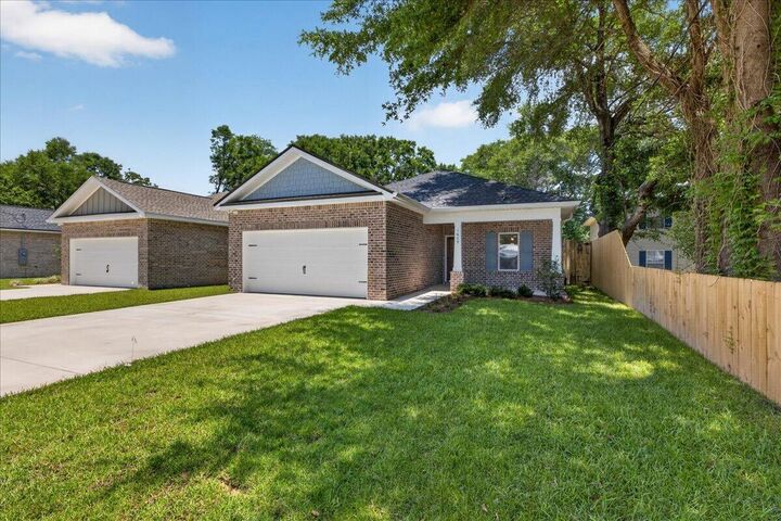 Property Photo:  1609 26th Street  FL 32578 