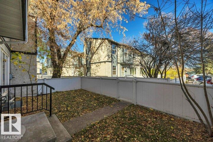 Property Photo:  197D Homestead Crescent NW  AB T5A 2Y2 
