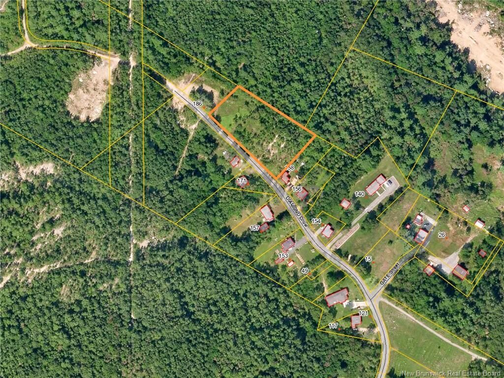 Property Photo:  186 Diamond Drive  NB E4B 2Y8 