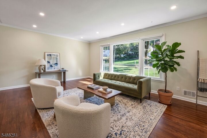 Property Photo:  6 Dorothy Dr  NJ 07960 