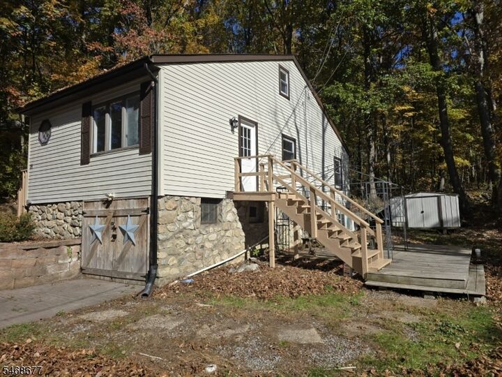 Property Photo:  18 Mountainside Dr  NJ 07461 