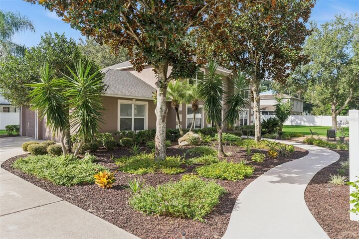 Property Photo:  921 Westcliffe Drive  FL 34787 