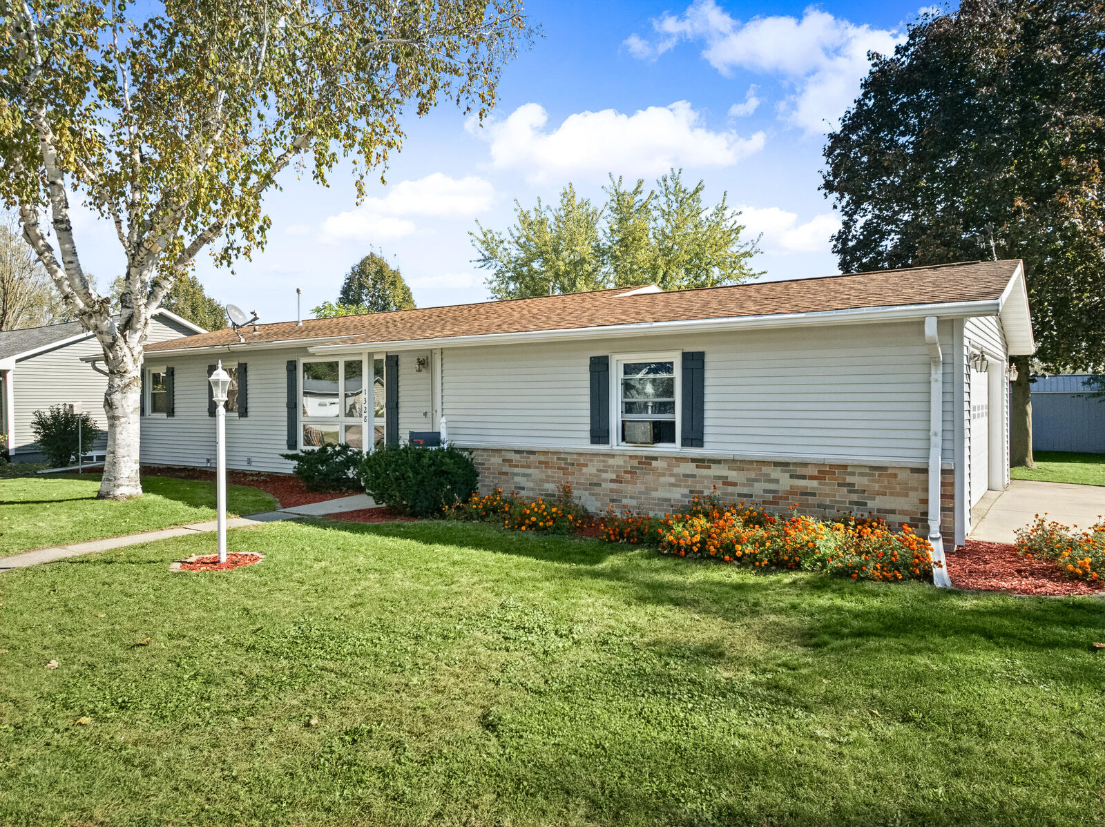 Property Photo:  1328 James Ct  WI 53549 