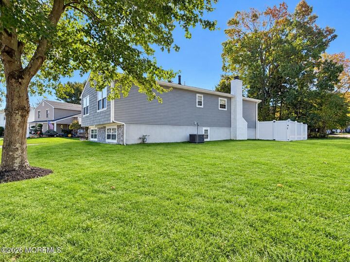 Property Photo:  2 Hearth Court  NJ 07731 