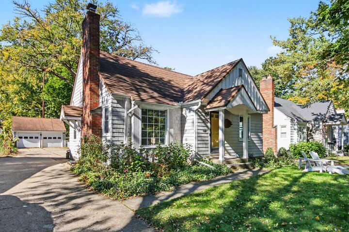 Property Photo:  1765 Warwick Road SE  MI 49506 