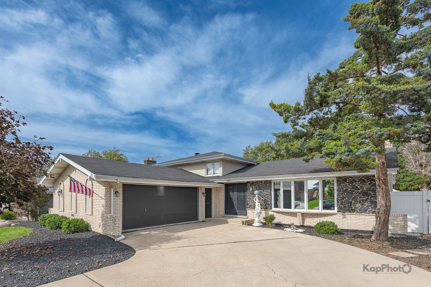 Property Photo: 1227 Timber Place IL 60451