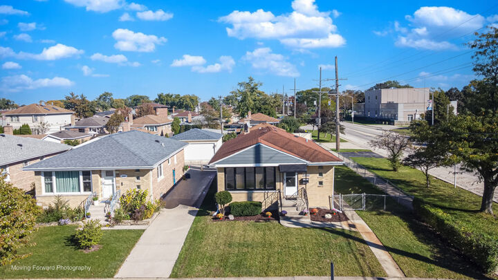 Property Photo: 4401 N Osage Avenue IL 60706