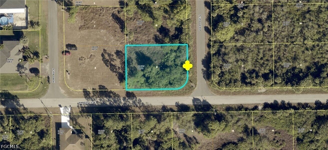 Property Photo: 518 Palao Avenue S FL 33974