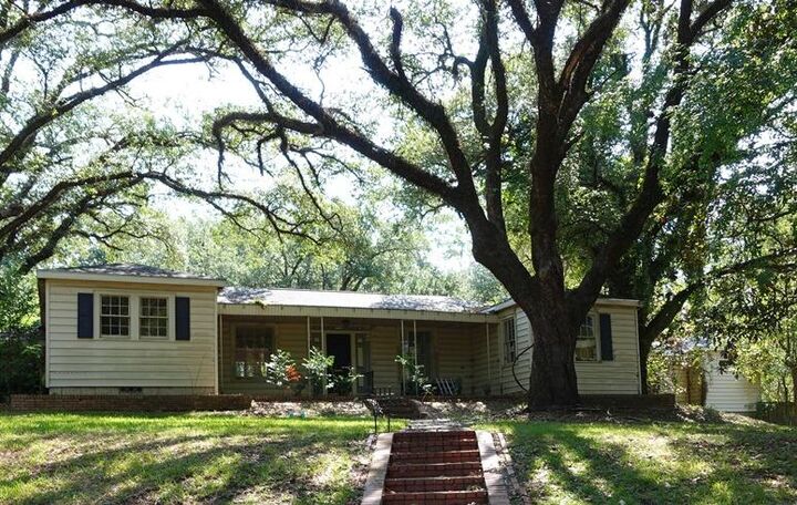 Property Photo:  1111 Morningside Drive  TX 75904 