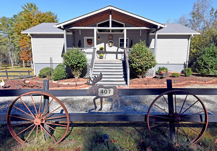 Property Photo:  407 Highland Trace  GA 30512 