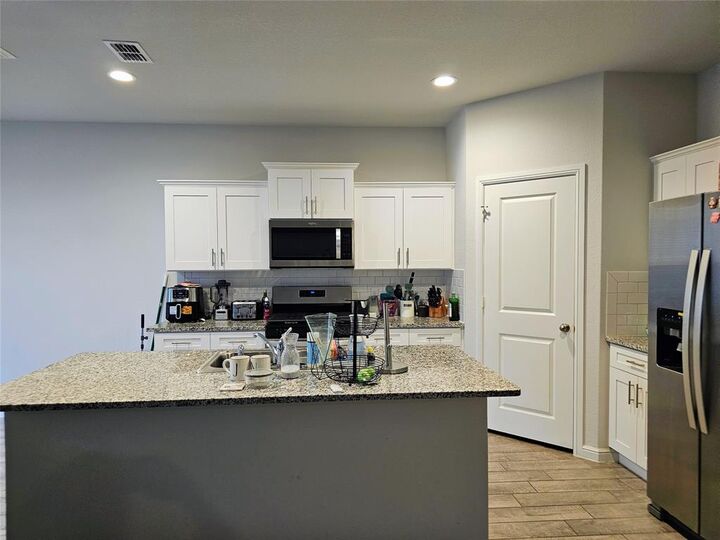 Property Photo: 8908 Boulder Oak Boulevard TX 76131