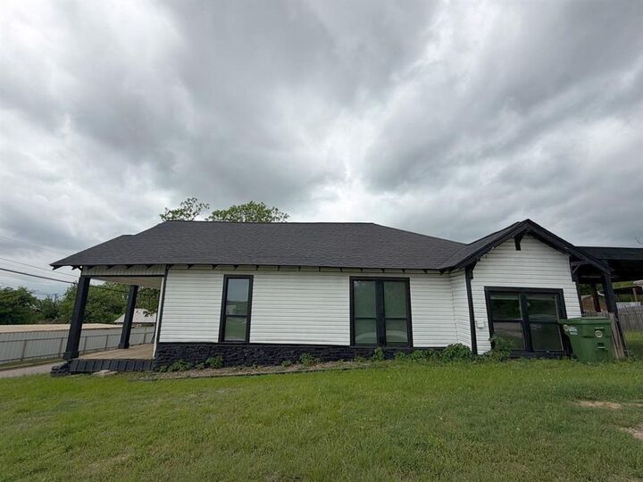 Property Photo: 915 1st Street TX 76067