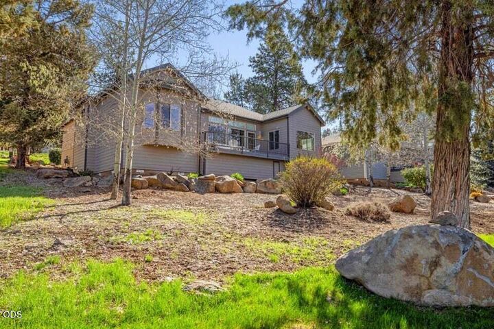 Property Photo: 4934 Horned Lark Drive OR 97601