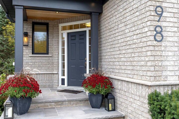 Property Photo:  98 Moore Crescent  ON L9G 4Z6 