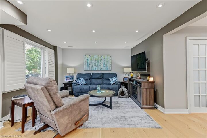 Property Photo:  100 Montrose Avenue  ON L8K 4Y7 