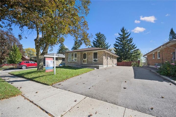 Property Photo:  11 Caledon Court  ON N1S 3W3 