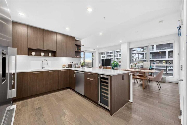 Property Photo:  88 9 Street NE 304  AB T2E 4E1 