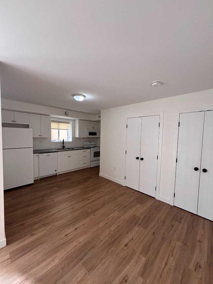 Property Photo:  6014 54 Street E  AB T1G 1K3 
