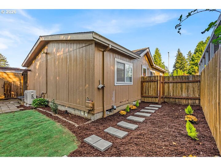 Property Photo:  5200 SE 132nd Ave 15  OR 97236 