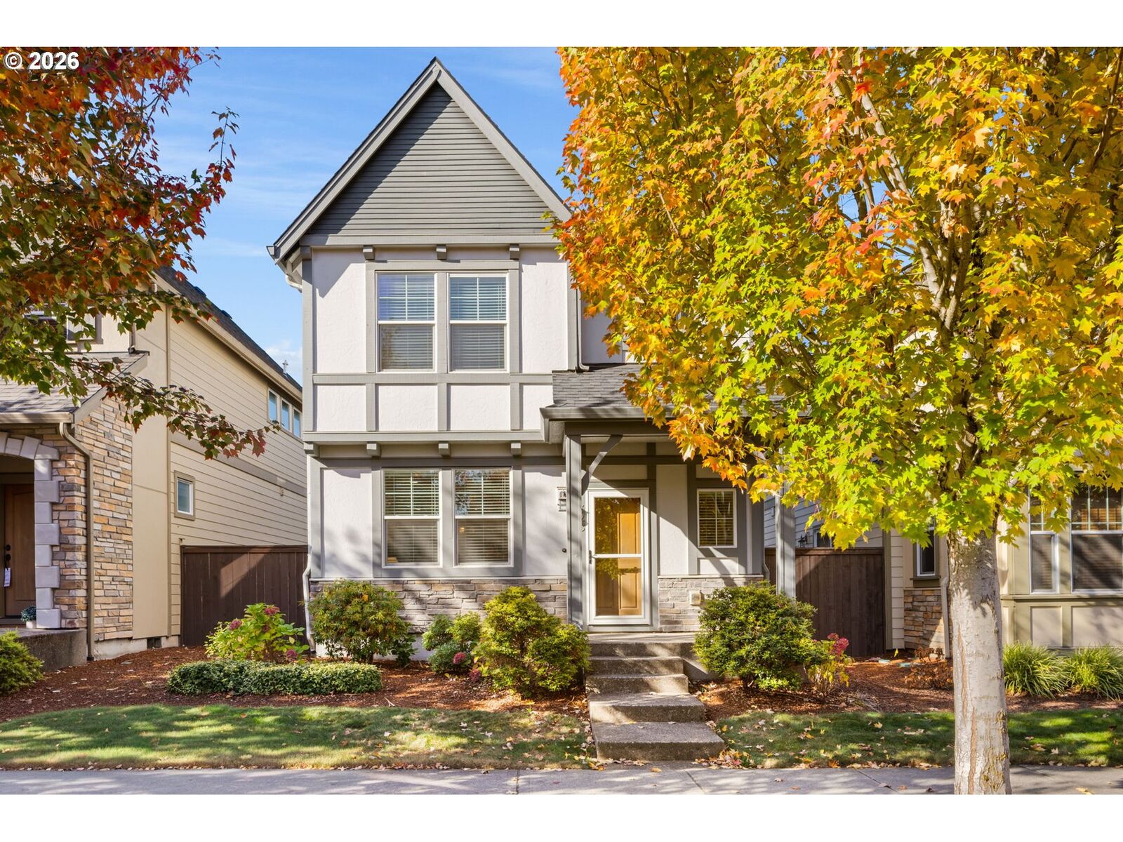 Property Photo:  323 SW 203rd Ter  OR 97006 