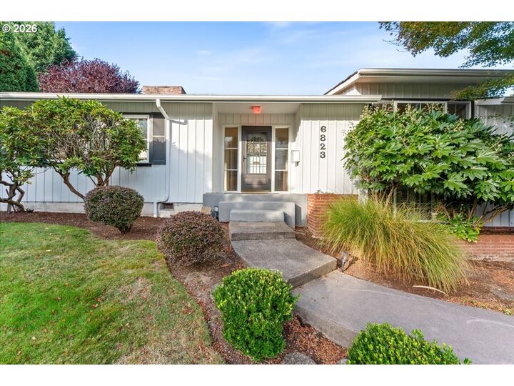 Property Photo:  6823 SW Burlingame Ave  OR 97219 