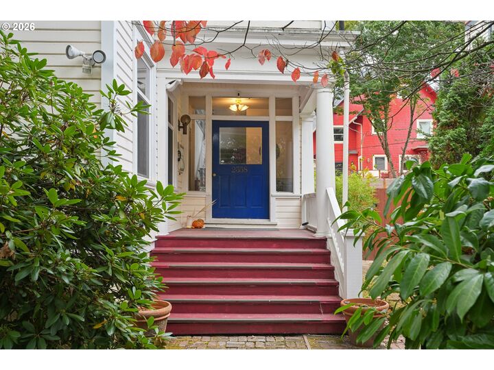 Property Photo:  2358 NW Lovejoy St  OR 97210 